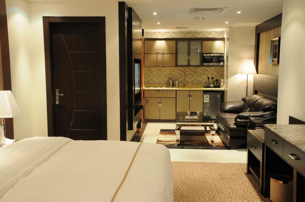 Al Yamama Palace Hotel Suites ริยาดห์ ห้อง รูปภาพ