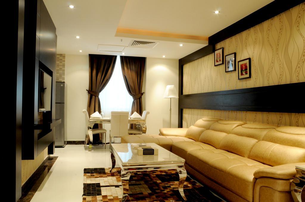 Al Yamama Palace Hotel Suites ริยาดห์ ภายนอก รูปภาพ