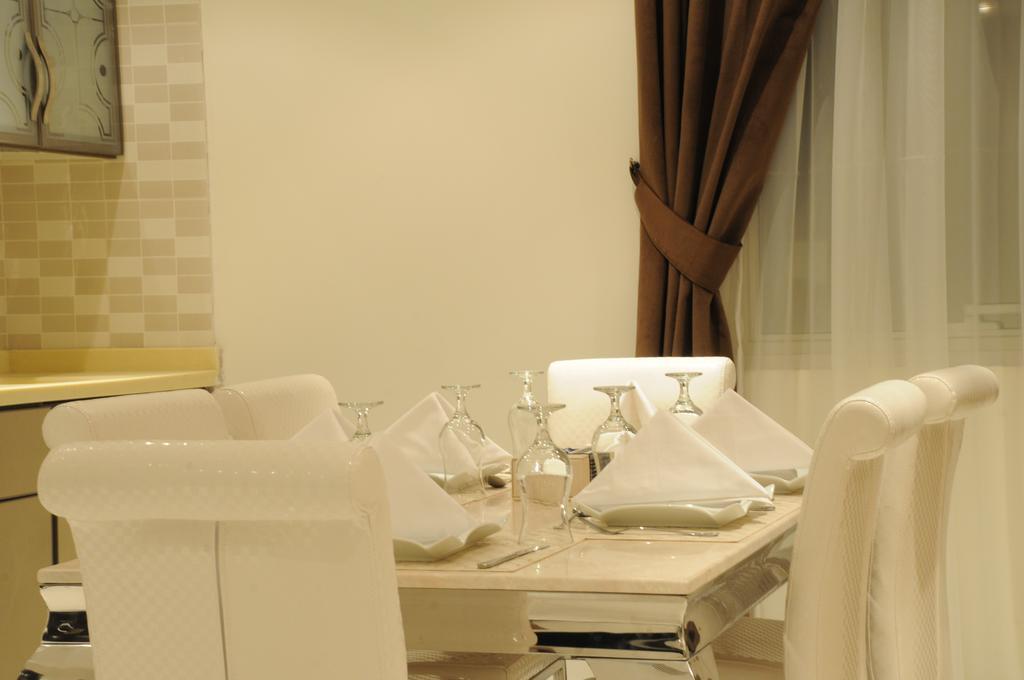 Al Yamama Palace Hotel Suites ริยาดห์ ห้อง รูปภาพ