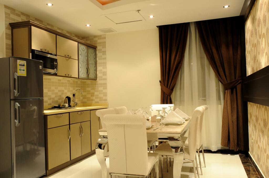 Al Yamama Palace Hotel Suites ริยาดห์ ห้อง รูปภาพ