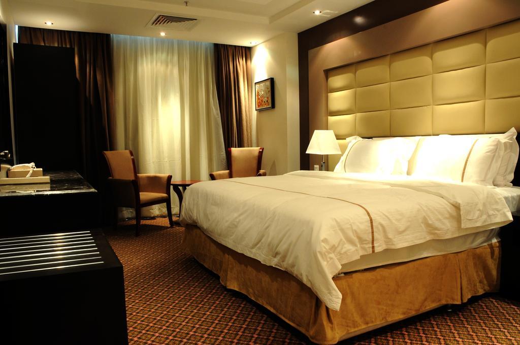 Al Yamama Palace Hotel Suites ริยาดห์ ห้อง รูปภาพ