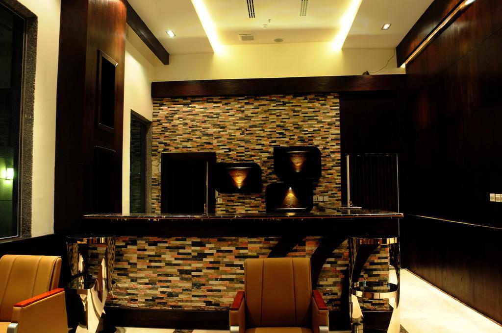 Al Yamama Palace Hotel Suites ริยาดห์ ภายนอก รูปภาพ