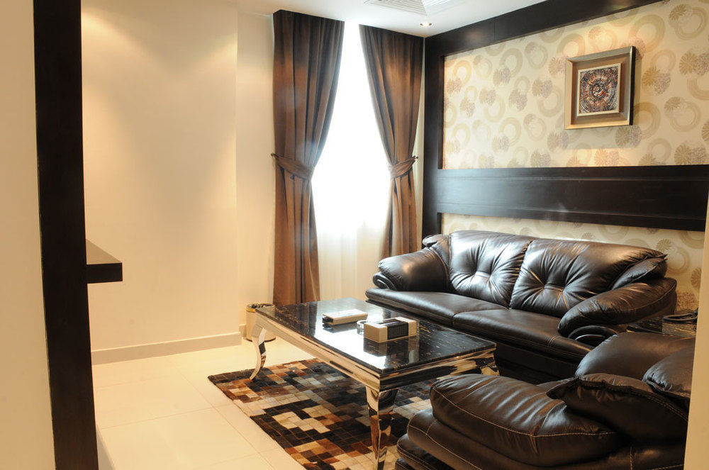 Al Yamama Palace Hotel Suites ริยาดห์ ภายนอก รูปภาพ